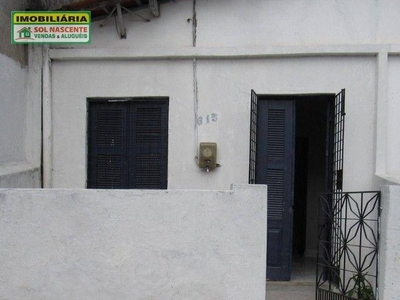 Casa com 1 dormitório para alugar, 50 m² por R$ 601,00/mês - Serrinha - Fortaleza/CE