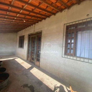 Casa com 2 quartos à venda no bairro Letícia, 360m²