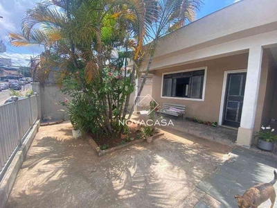 Casa com 2 quartos à venda no bairro Santa Mônica, 156m²