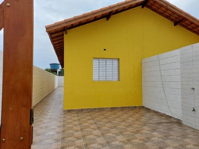 Casa com 2 Quartos e 1 banheiro à Venda, 70 m² por R$ 220.000