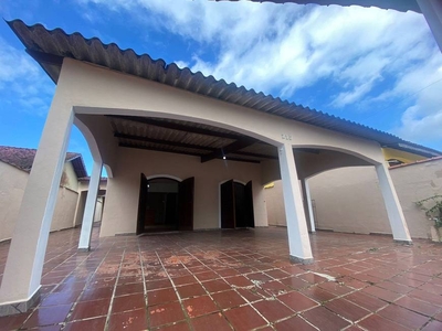 Casa com 4 Quartos e 2 banheiros à Venda, 207 m² por R$ 340.000