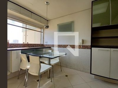 APARTAMENTO no 8º andar com 3 dormitórios e 3 garagens