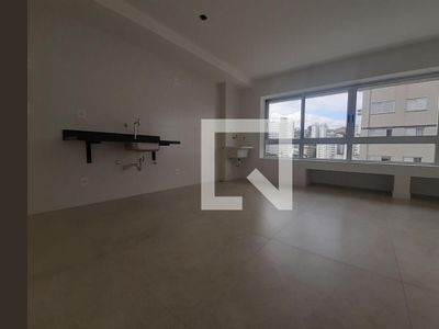 APARTAMENTO no 1º andar com 3 dormitórios e 2 garagens