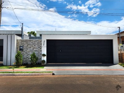 Casa com 4 quartos sendo 1 suíte com móveis planejados