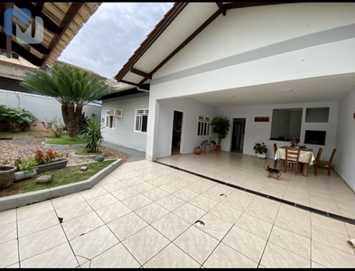 Casa no Bairro Velha Central em Blumenau com 3 Dormitórios e 136.75 m²