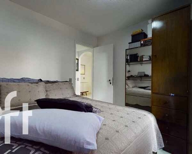 1 dormitório na Rua Haddock Lobo