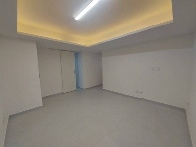 Apartamento com 2 Quartos e 2 banheiros à Venda, 67 m² por R$ 208.000