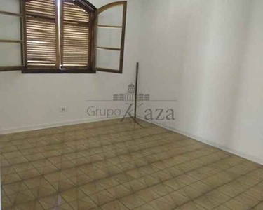 Apartamento próximo ao Centervale