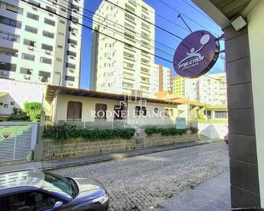 Casa à venda no bairro Centro - Tubarão/SC