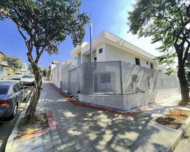 Casa com 3 Quartos 1 suíte 4 vagas a venda,180m2 por R$ 910.000