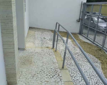 Casa comercial 110m², com 4 salas, 2 banheiros e 2 vagas, no Jardim Bela Vista em Santo An