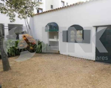 Casa de 2 dormitórios à venda com 5 vagas de garagem em Porto Alegre, no bairro Higienópol