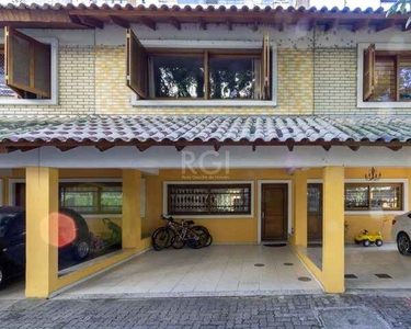 ![CDATA[Casa Condominio para Venda - 220m², 3 dormitórios, sendo 1 suites, 2 vagas - Tris