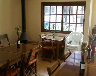 ![CDATA[Casa para Venda - 316m², 3 dormitórios, sendo 1 suites, 2 vagas - Cavalhada]]