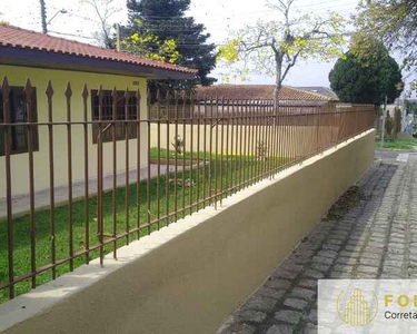 Linda residência no bairro Boqueirão contendo 4 dormitórios sendo 1 suíte, sala, escritóri