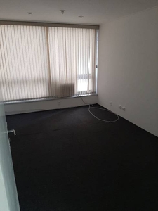 Sala Comercial e 2 banheiros para Alugar, 45 m² por R$ 2.400/Mês