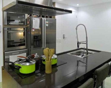 Venda de Apto 80m2 alto padrão, 2 dormitórios sendo 1 suíte, living integrado a cozinha,vi