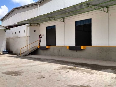 ALG Galpão com 900m2 Com 3 docas no bairro da Muribeca Jaboatão dos Guararapes PE