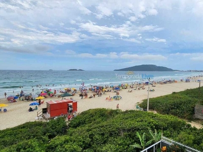 Pé na areia - Vista total do mar para 6 pessoas