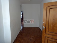 Apartamento à venda por R$ 305.000