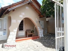Casa à venda por R$ 670.000