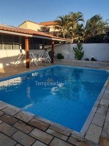 Casa com piscina a 300mts da praia