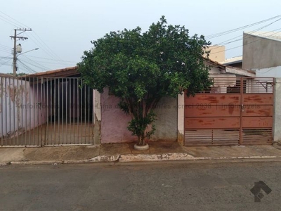 Casa com edícula no Aero Rancho