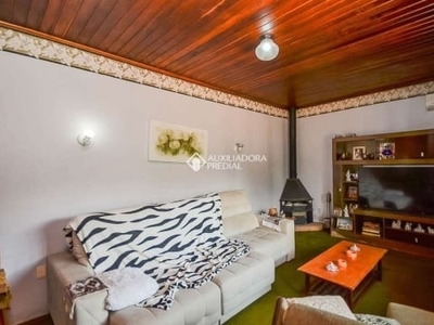 Casa em condomínio fechado com 4 quartos para alugar na rua coronel massot, 1583, cristal, porto alegre, 500 m2 por r$ 4.500