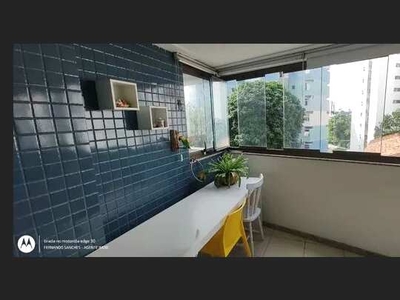 Lindo apartamento á venda no Itaigara com 90 mts² sendo 2 suítes, varanda, nascente, infra
