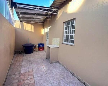 Casa 2 quartos no Col. Santo Antônio/ Residencial fechado/ Agende sua visita