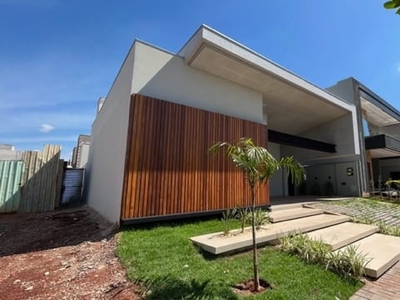 Casa em Centro, Dourados/MS de 188m² 3 quartos à venda por R$ 1.899.000,00