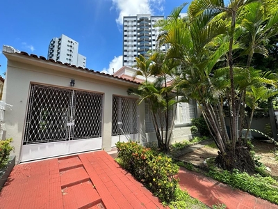 Casa em Encruzilhada, Recife/PE de 250m² 5 quartos à venda por R$ 1.500.000,00 ou para locação R$ 5.000,00/mes