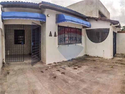 Casa em Iputinga, Recife/PE de 200m² 5 quartos à venda por R$ 399.000,00