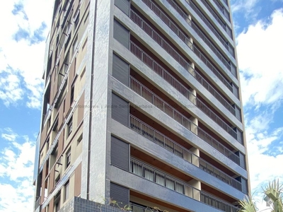 Apartamento rico em armários no Jardim dos Estados