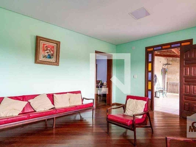 Casa com 4 quartos à venda no bairro Mantiqueira, 246m²