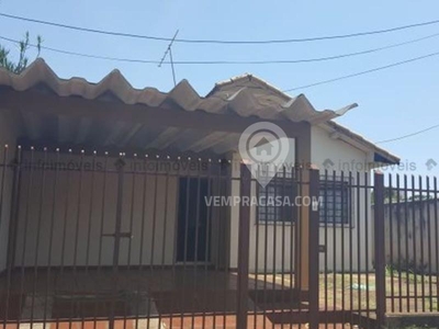 Casa Térrea com 2 Quartos à Venda por R$ 600.000