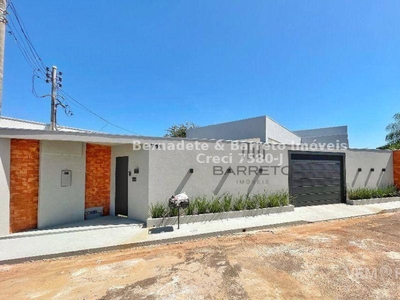 Casa Térrea com 2 Quartos à Venda por R$ 790.000