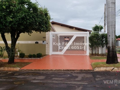 Casa Térrea com 2 Quartos à Venda por R$ 800.000