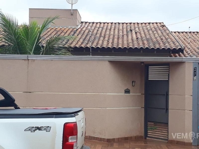 Casa Térrea com 3 Quartos à Venda por R$ 420.000