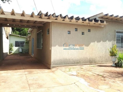Casa Térrea com 3 Quartos à Venda por R$ 480.000