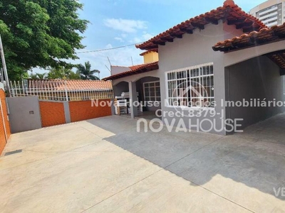 Casa Térrea com 3 Quartos à Venda por R$ 950.000