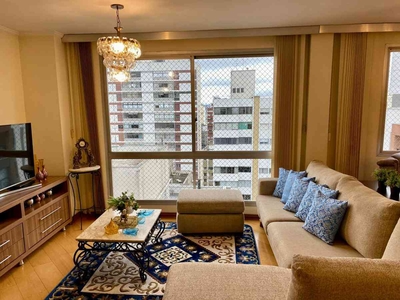 Apartamento com 3 quartos à venda no bairro Jardim Paulista, 189m²