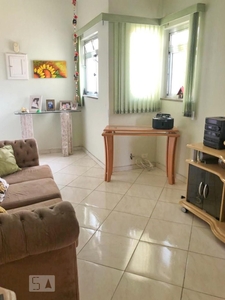 APARTAMENTO no 2º andar com 2 dormitórios