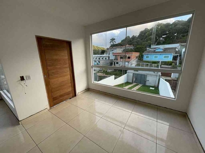 Casa com 2 quartos à venda no bairro Centro, 131m²