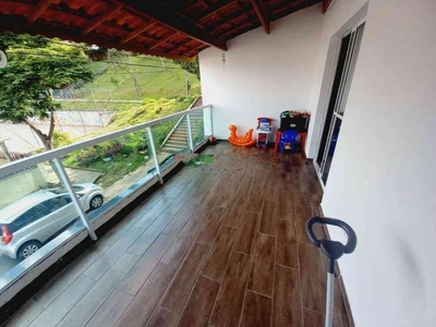 Casa com 3 quartos à venda no bairro Cidade Líder, 150m²