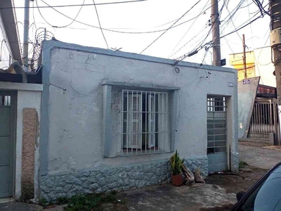 Casa com 3 quartos à venda no bairro Ipiranga, 90m²