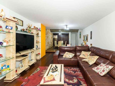 Casa com 3 quartos à venda no bairro Jardim Leonor Mendes de Barros, 300m²