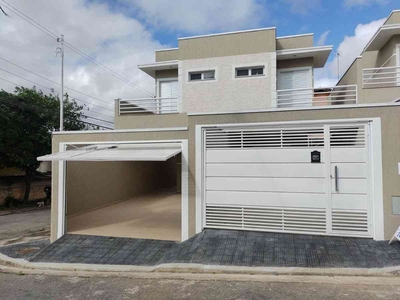 Casa com 3 quartos à venda no bairro Vila Maranduba, 155m²