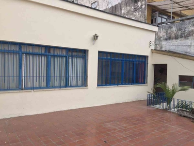 Casa com 3 quartos à venda no bairro Vila Monumento, 250m²