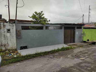 Casa com 4 quartos à venda no bairro Cidade Nova, 180m²